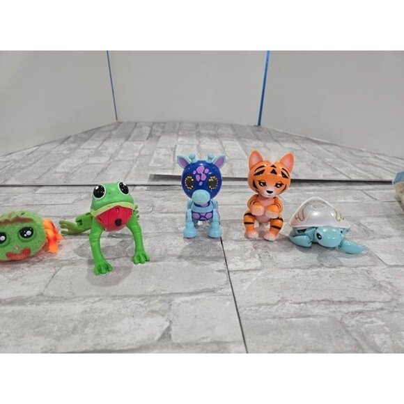 Assorted Lot of‎ Electronic Pets Yellies Spidder, Little Live Pets, Fingerlings - Picture 1 of 8